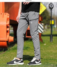 Load image into Gallery viewer, Pants in solid color for men